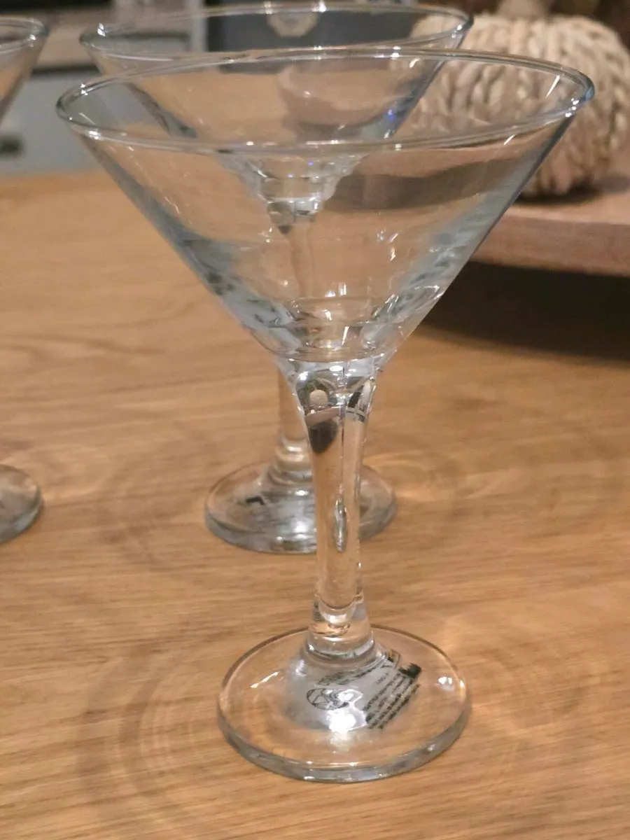 Martini glasses 🥂 x 4 - Image 3