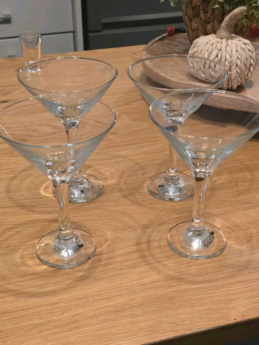 Martini glasses 🥂 x 4 - Image 4
