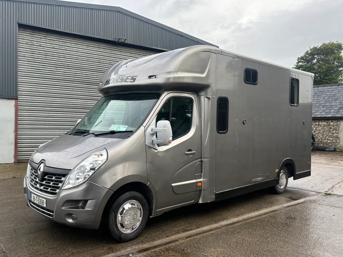 2016 Regent Long Stall 6 seats - Image 1