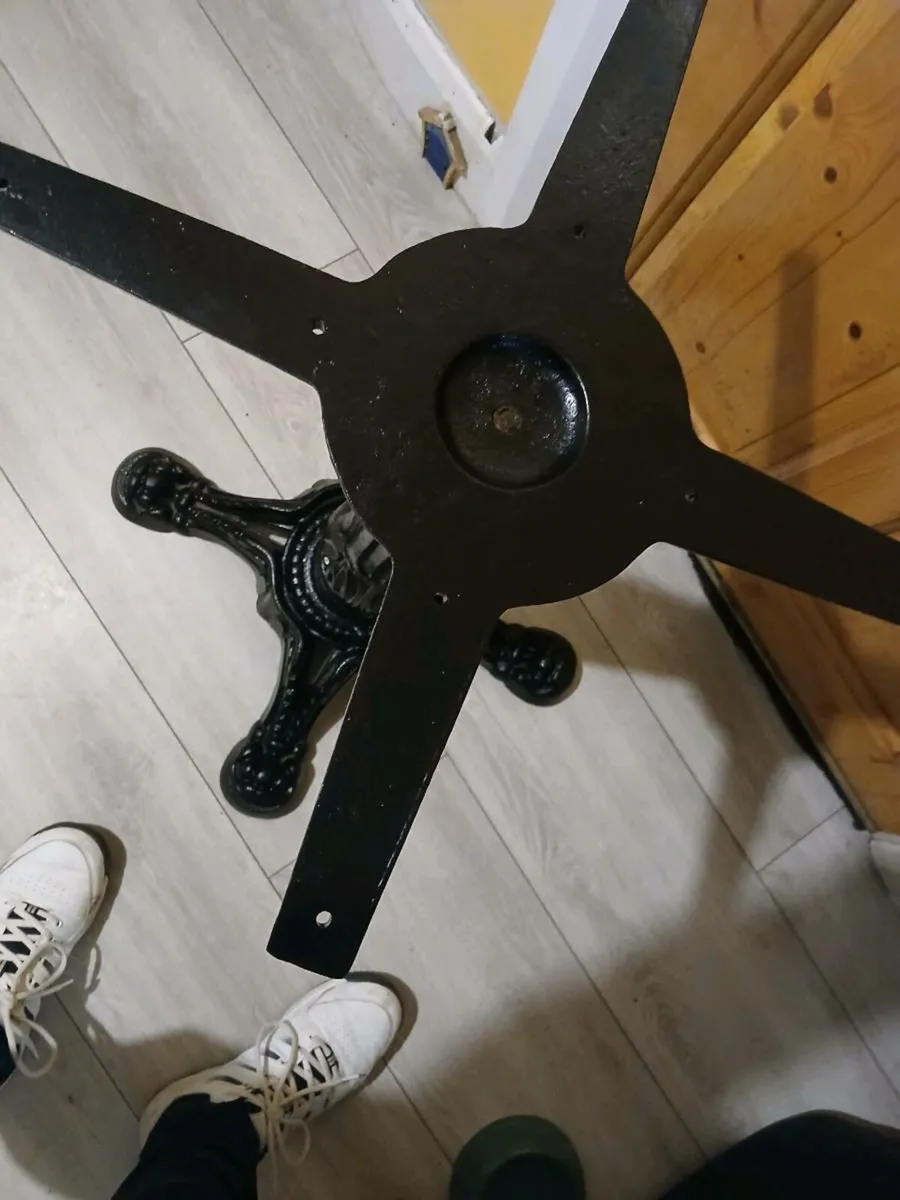 Cast iron table bases - Image 3