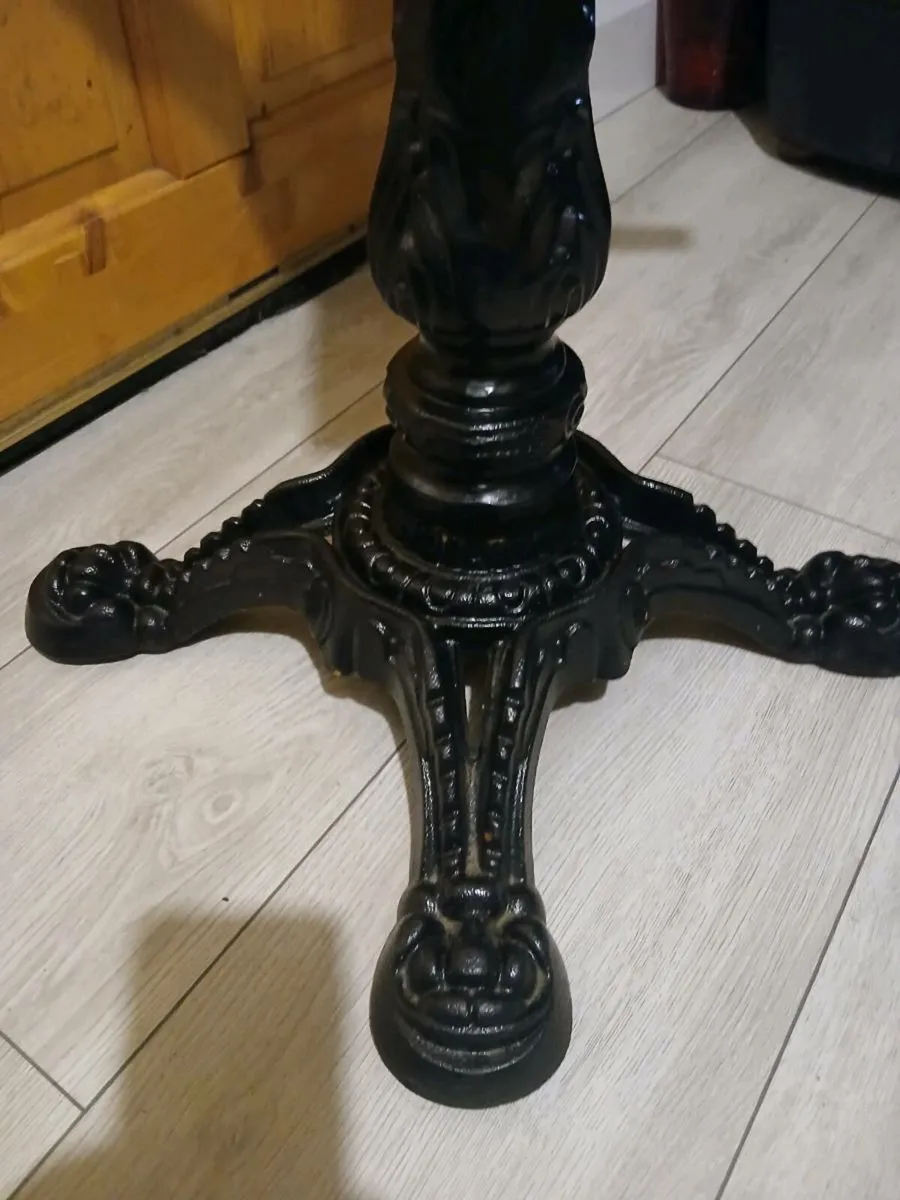 Cast iron table bases - Image 4