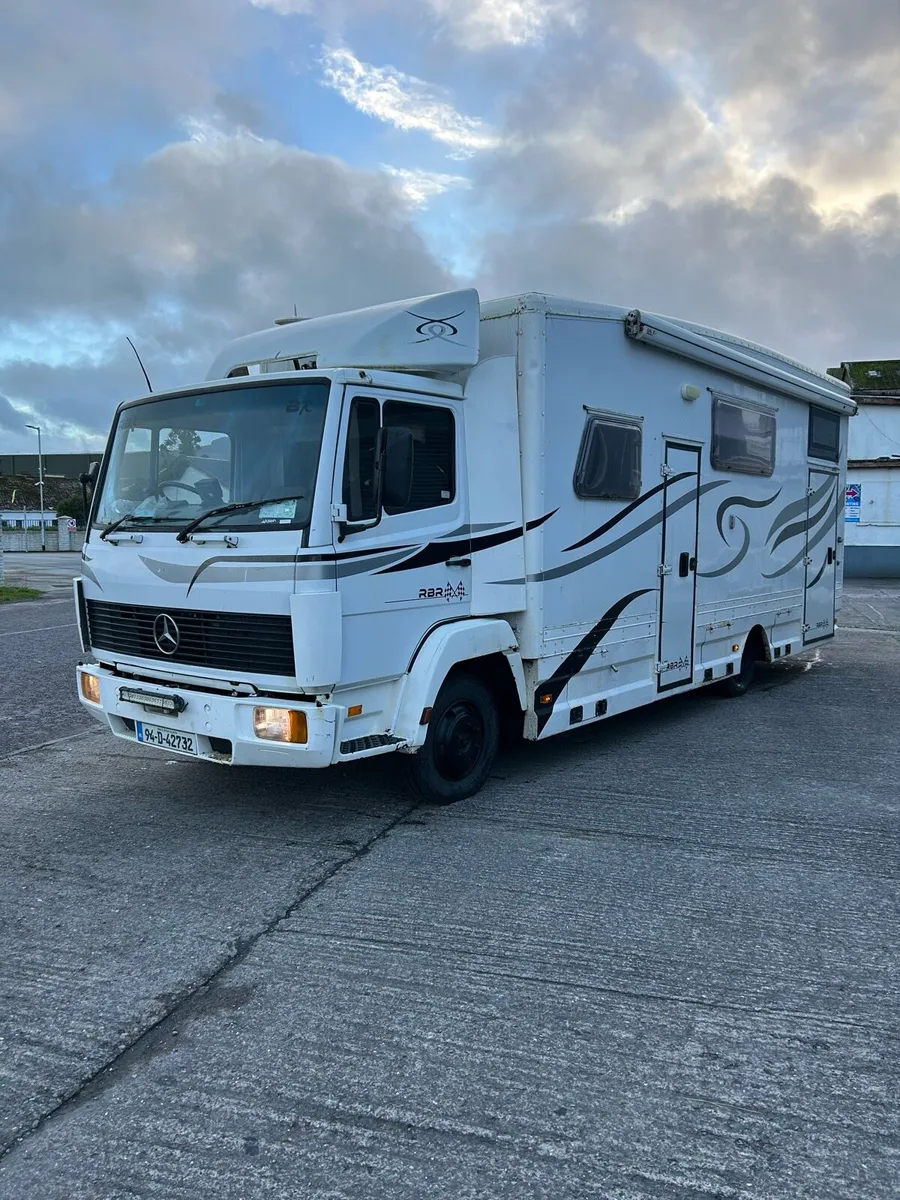 Mercedes camper - Image 1