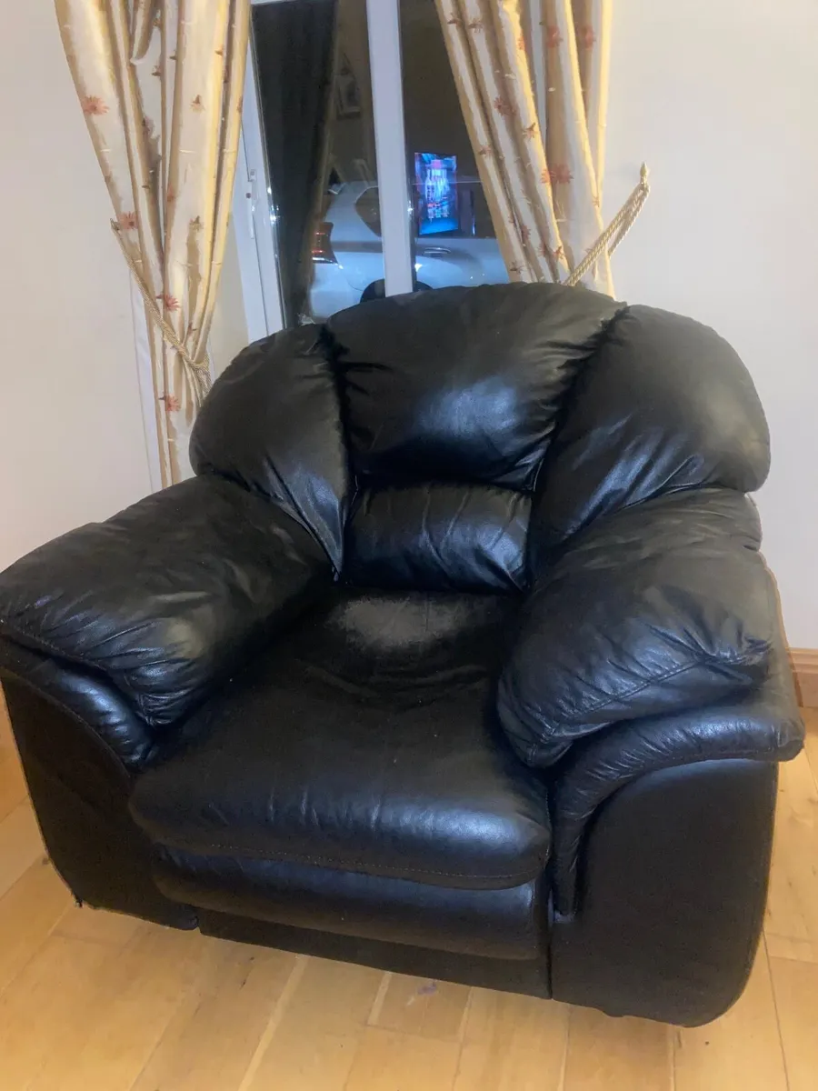 3+1+1 leather suite of furniture - Image 3