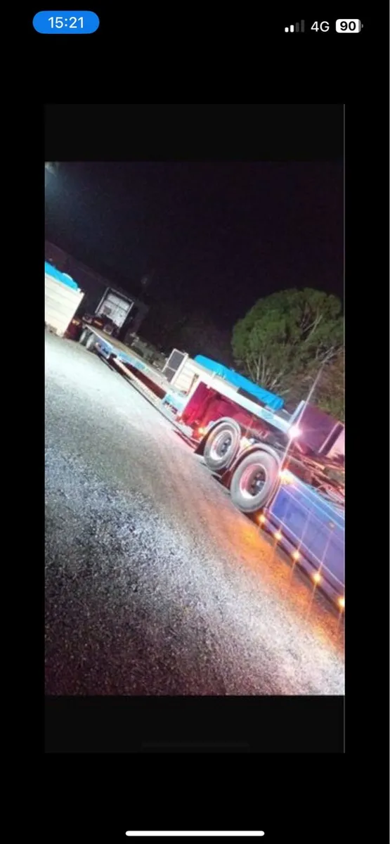 Empty low loader - Image 4