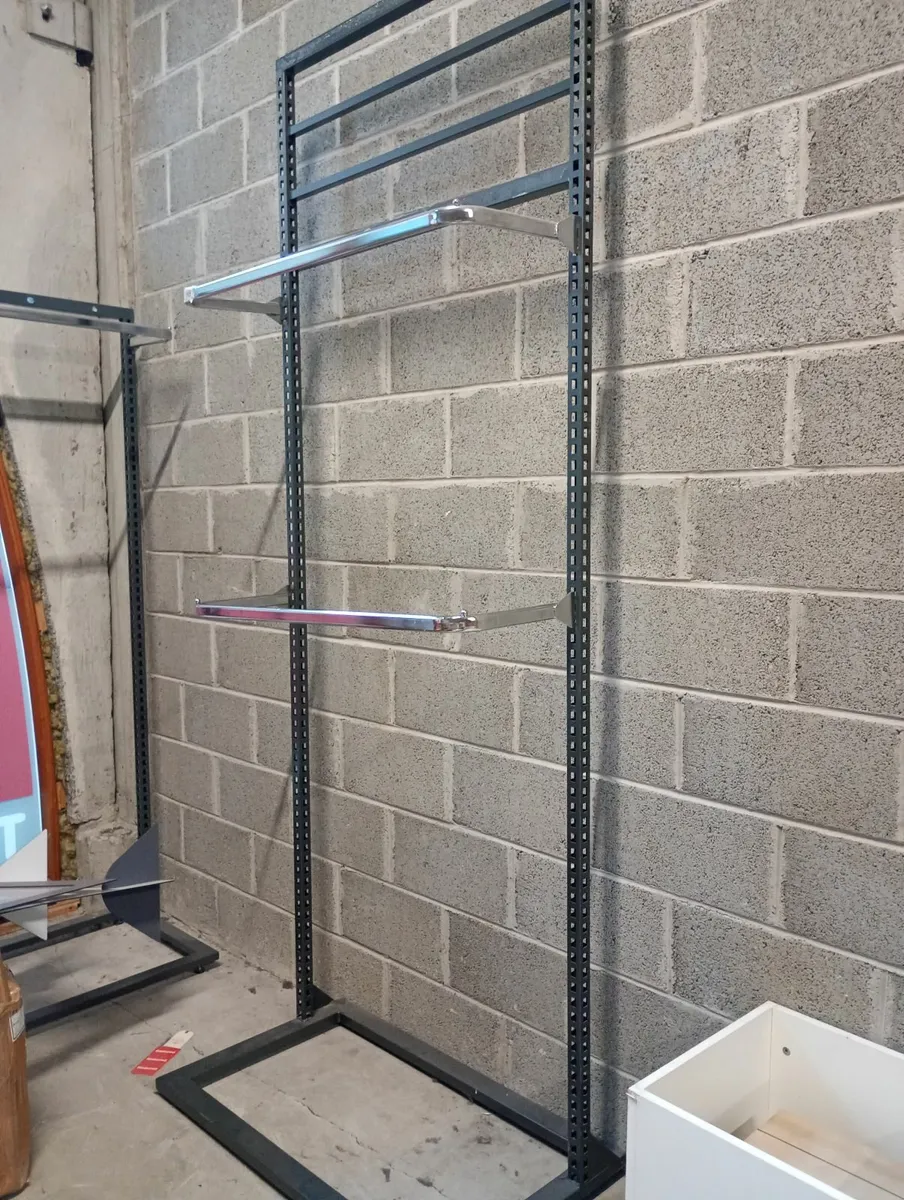 Free standing retail fixture - Image 3