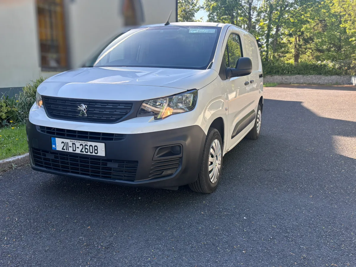 Peugeot Partner 3 Seater - Image 2