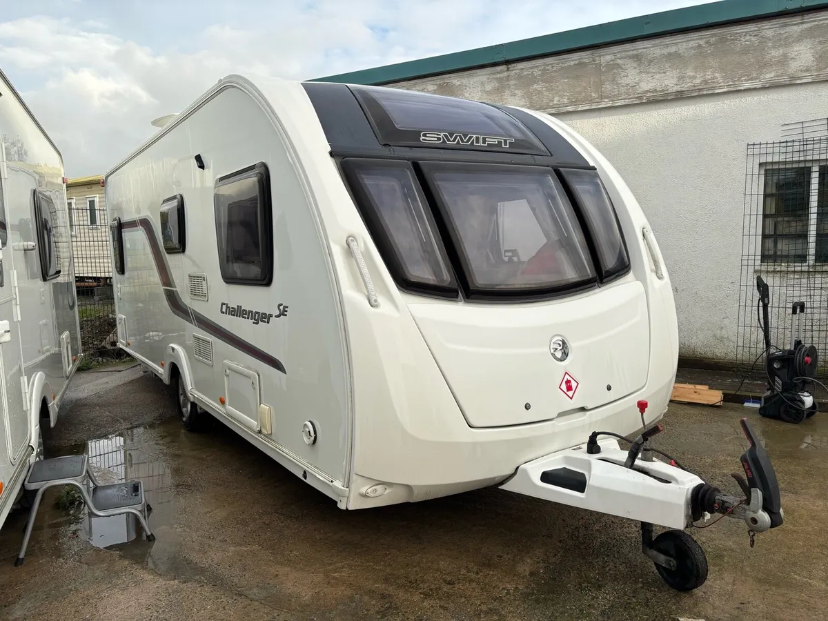 Swift challenger fixed bed caravan - Image 2