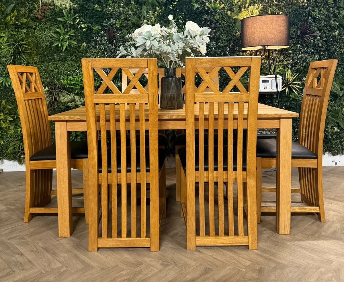 Solid oak kitchen table & 6 chairs/dining set - Image 2