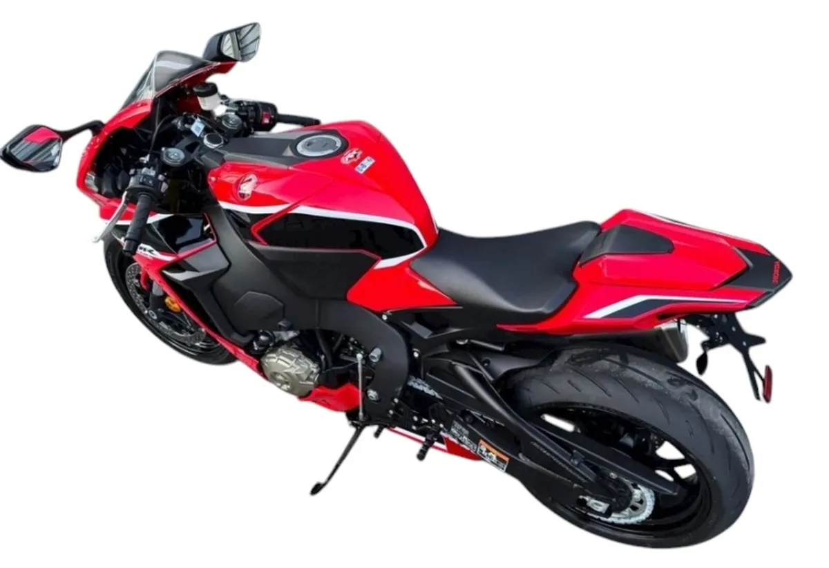 Honda CBR1000RR Fireblade „Low Mileage” - Image 4