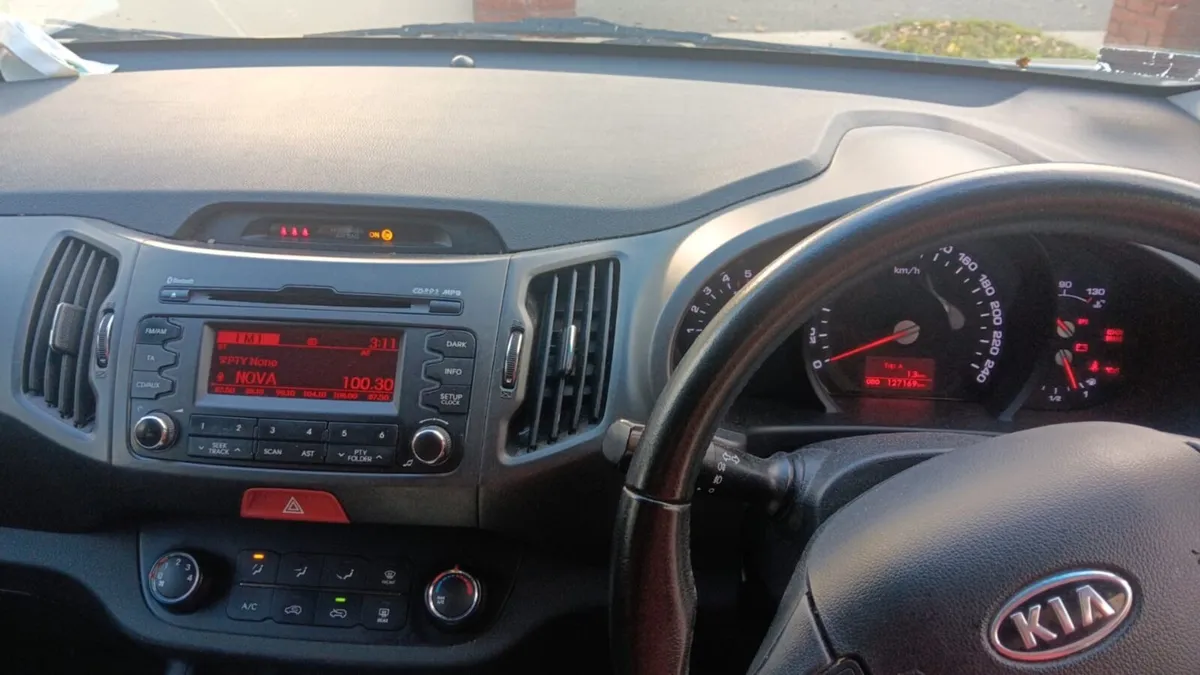 Kia Sportage 2011 - Image 2