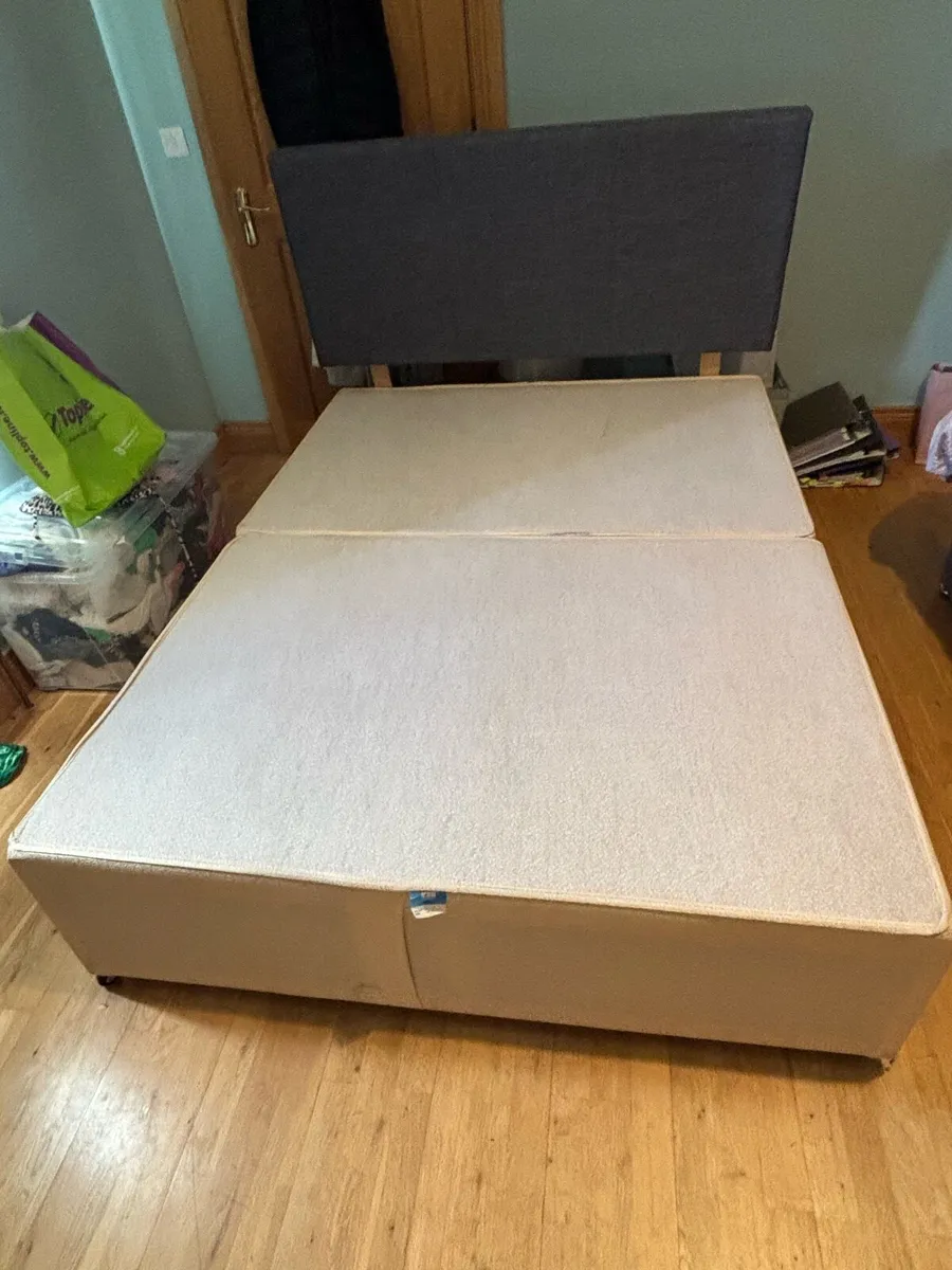 Bed and bedside lockers - Image 2