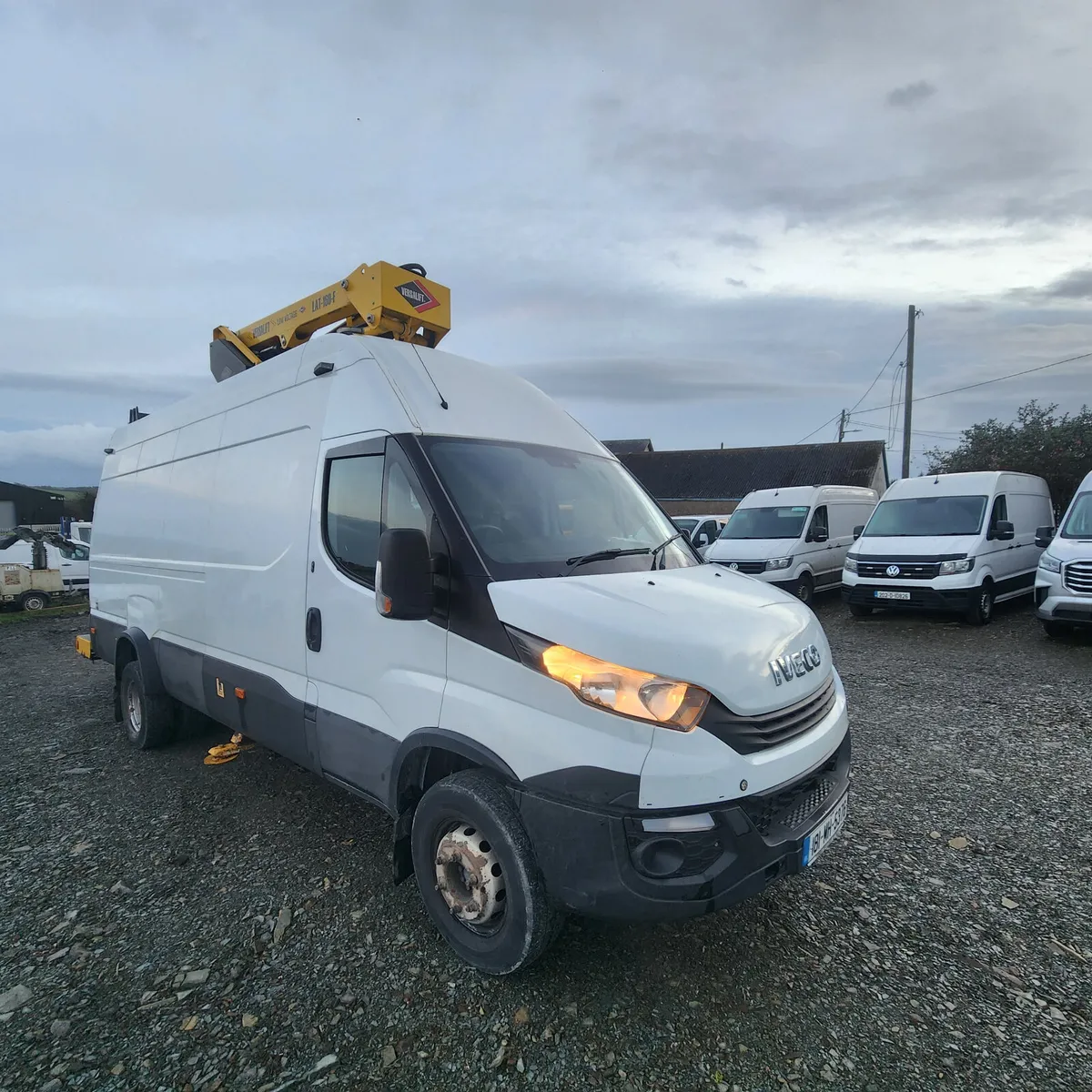 2018 Iveco Daily 14meter hoist van - Image 1