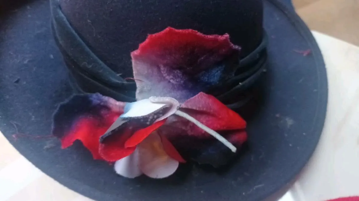 4 ladies hat, BT hat box, props, theatre, D18 - Image 4