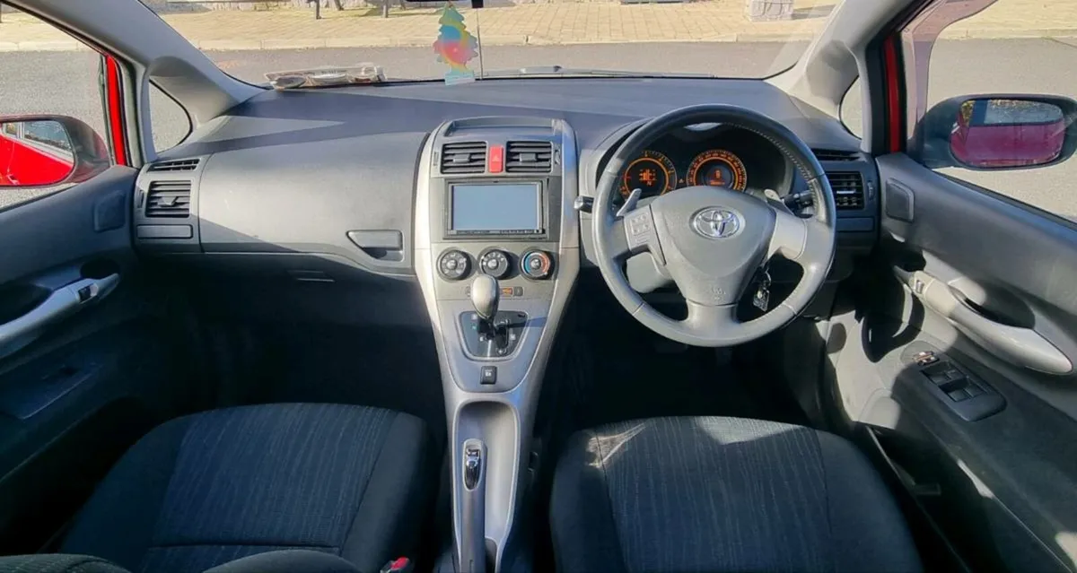 Toyota Auris 1.4d Automatic - Image 1
