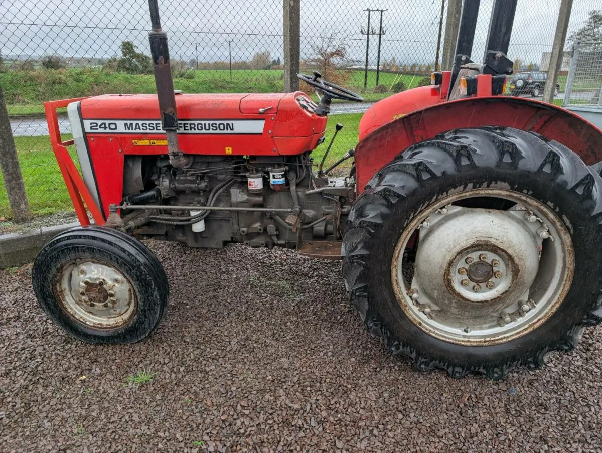 Massey Ferguson 240 - Image 1