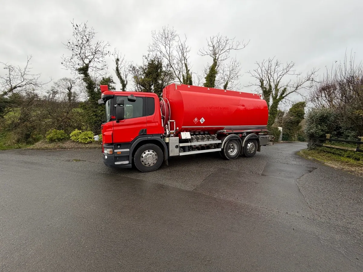 2015 SCANIA P360 FUEL OIL TANKER - Image 1