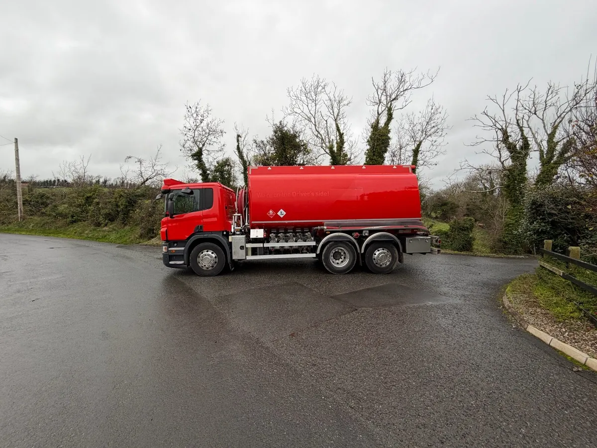 2015 SCANIA P360 FUEL OIL TANKER - Image 2
