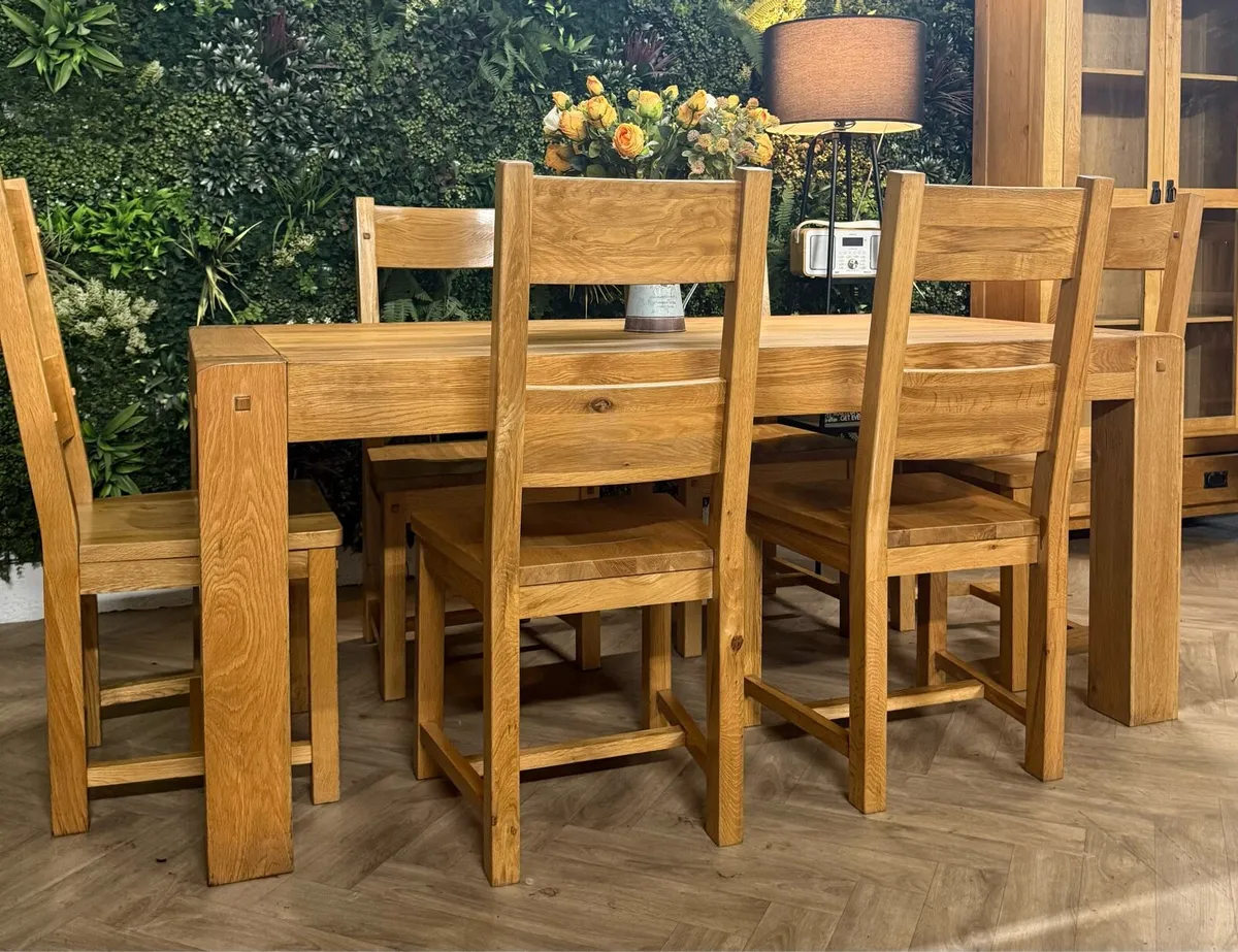 Solid oak kitchen table & 6 chairs/dining set - Image 2