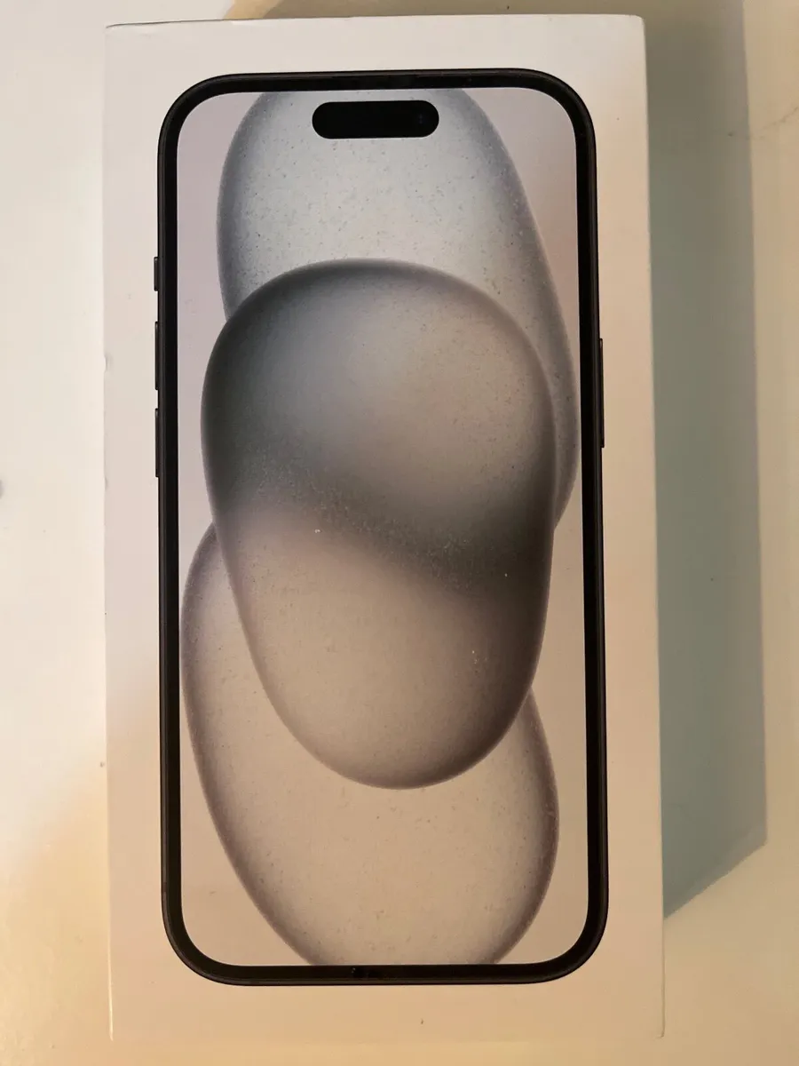 iPhone 15 - Image 1