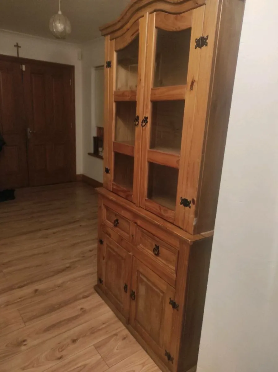 Corona 3'Buffet Hutch - Image 1