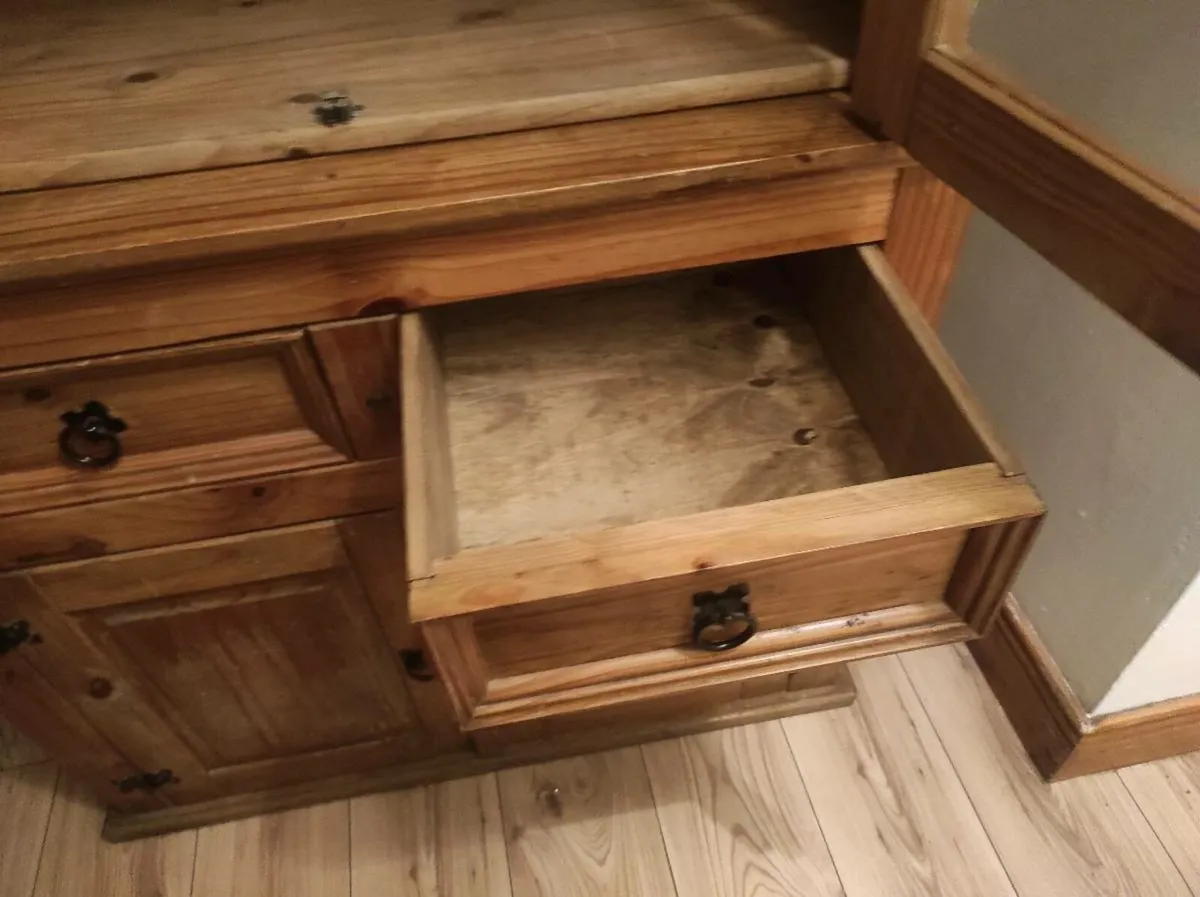 Corona 3'Buffet Hutch - Image 4