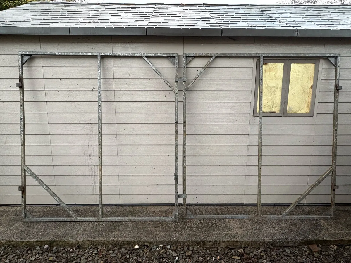 Gate frame - Image 1