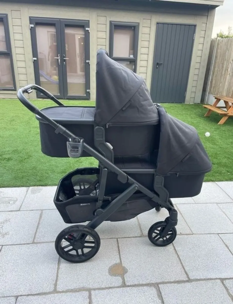 Uppababy vista V2 twin buggy package set - Image 1