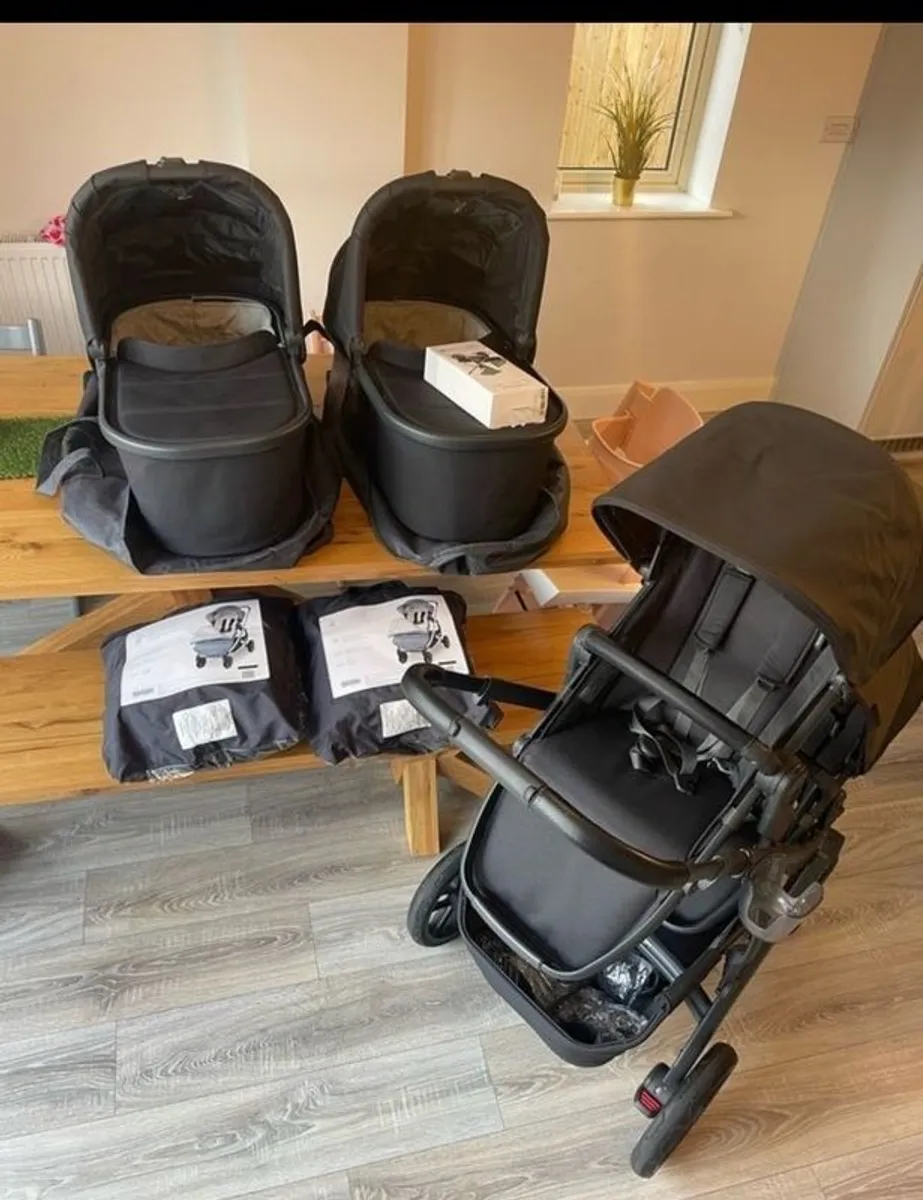 Uppababy vista V2 twin buggy package set - Image 2