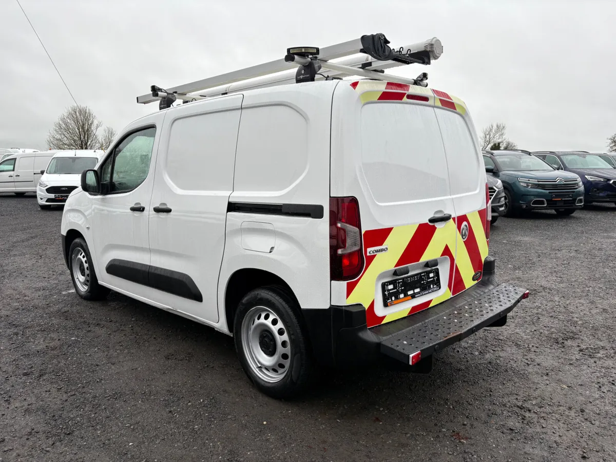 Vauxhall Combo - Image 3