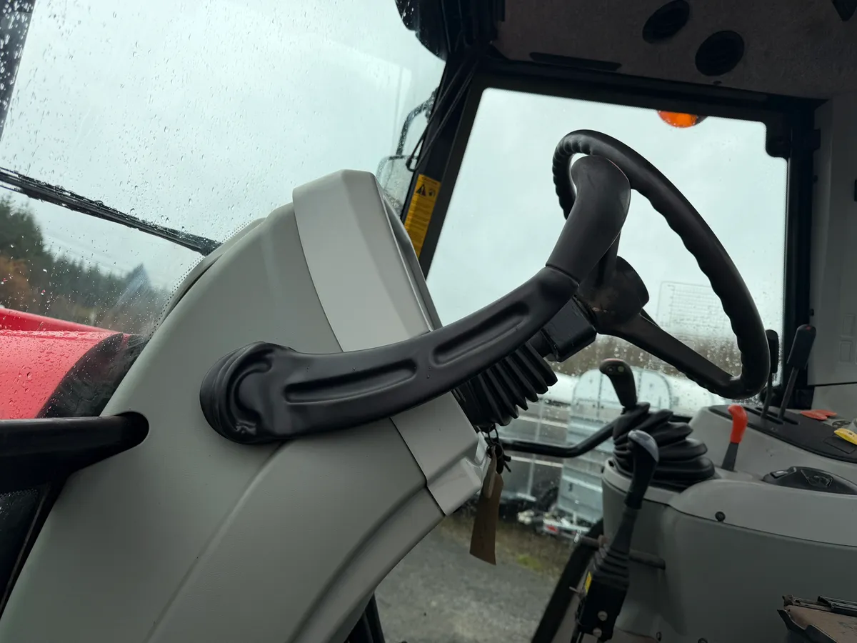 2005 Massey Ferguson 5445 - Image 4