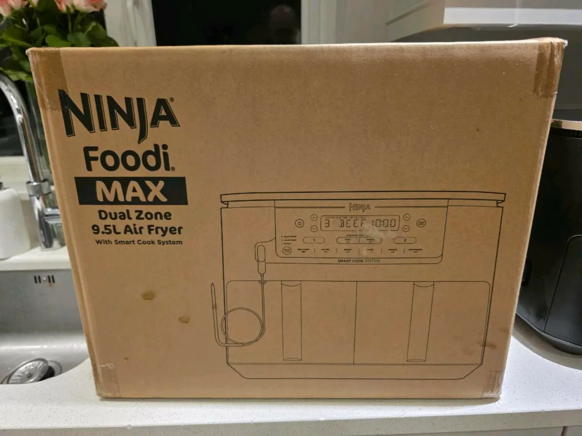 Ninja Air fryer almost new - Image 1