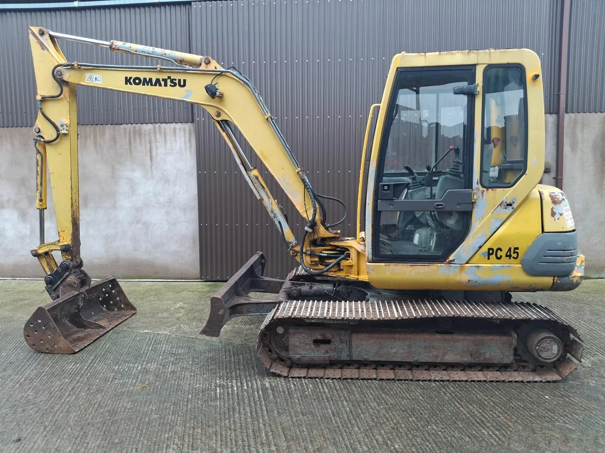 Komatsu PC 45 mini digger - Image 1