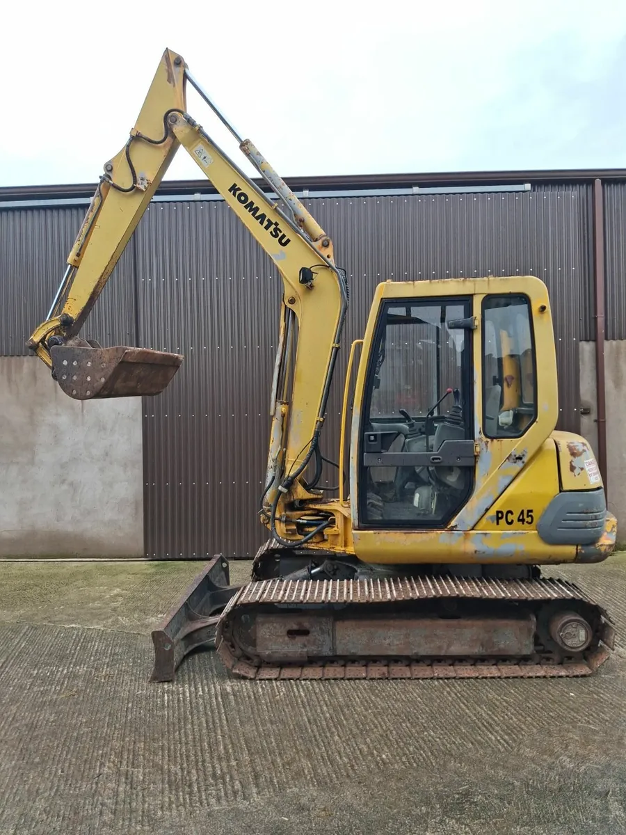 Komatsu PC 45 mini digger - Image 2