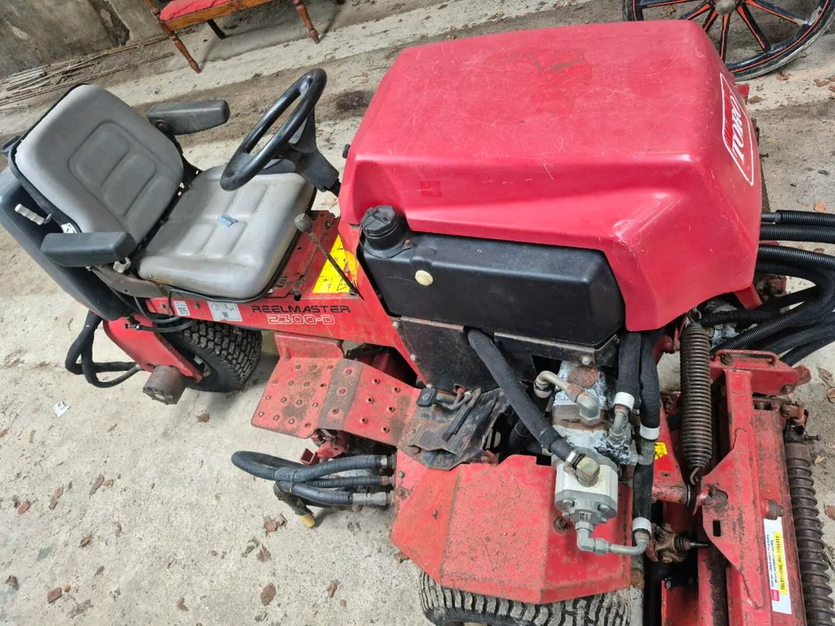 Toro cylinder mower - Image 3