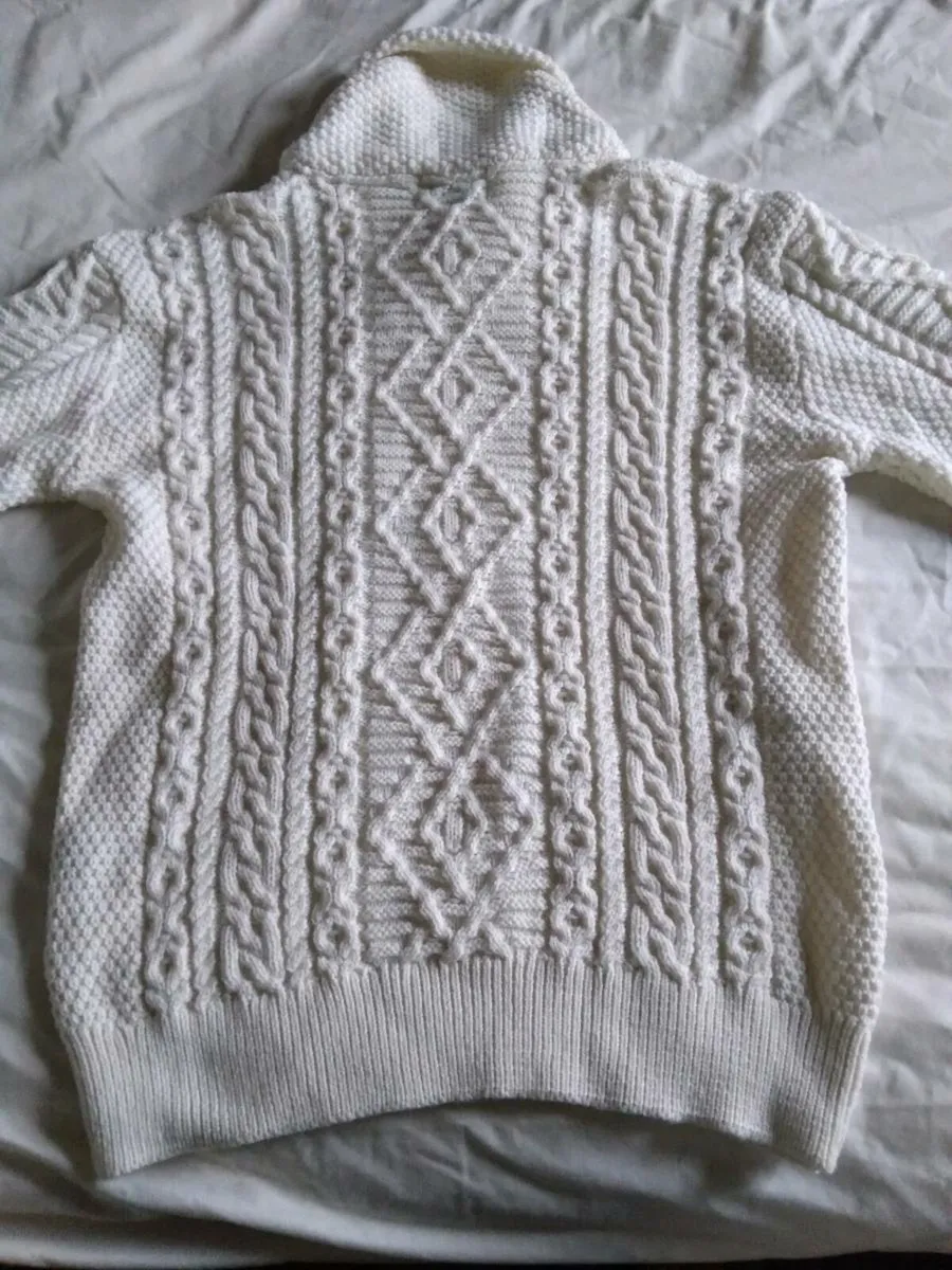 Traditional Aran Wool Sweater.Brand New,Unworn - Image 4