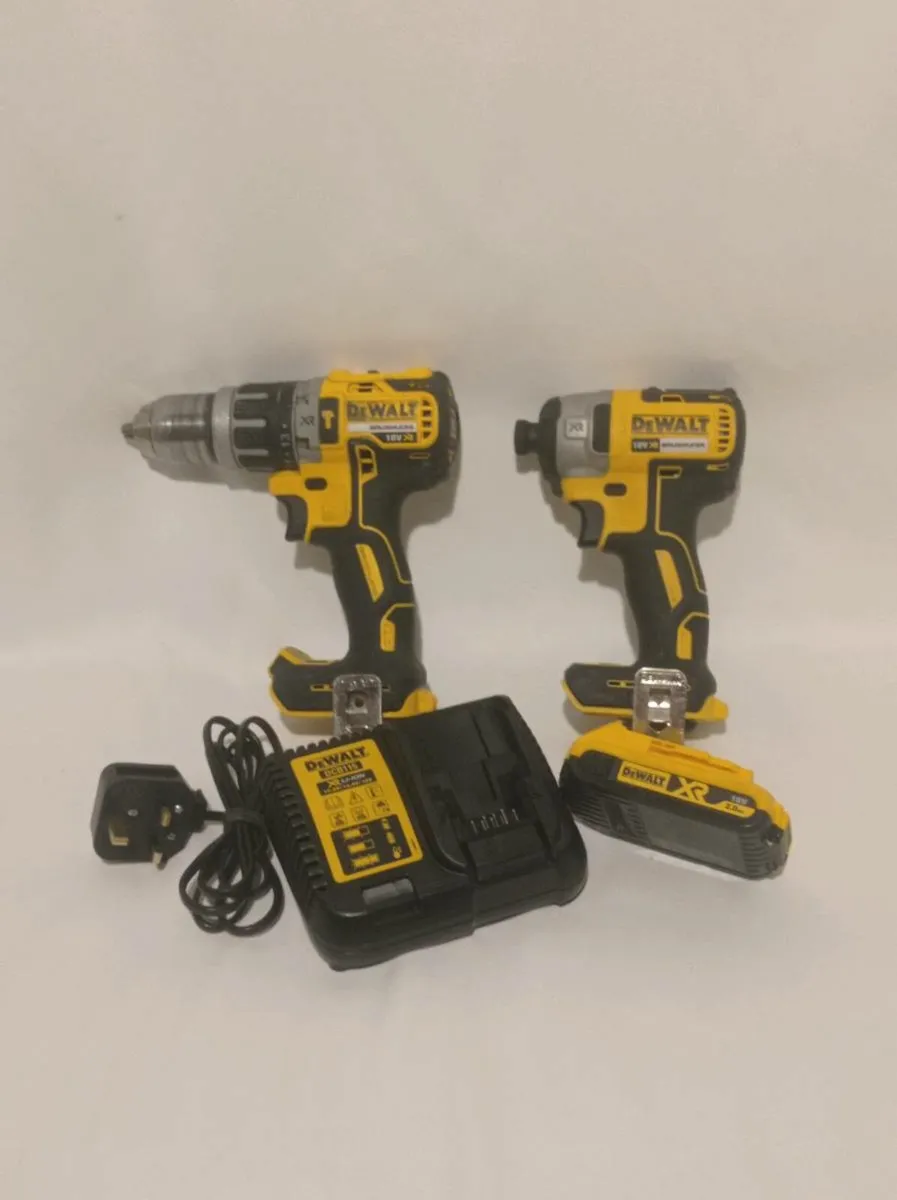 DeWalt 18v Drill & Impact Set - Image 1