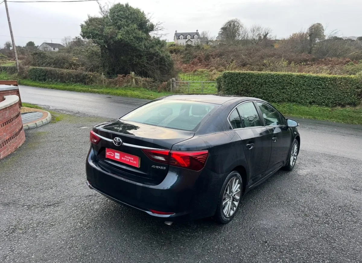 Toyota Avensis Business Edition 2017 - Image 2