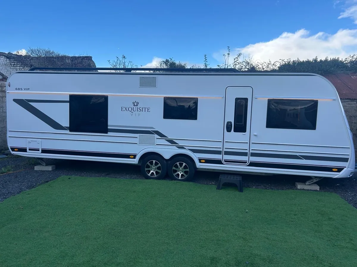 LMC Exquisite VIP 6 berth Island Bed 2023 - Image 1