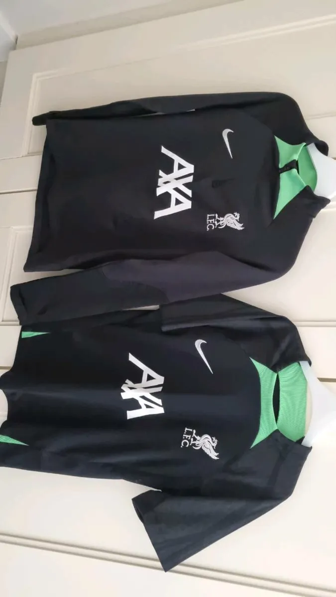 Kids Nike Liverpool Tops and Jacket - Image 3