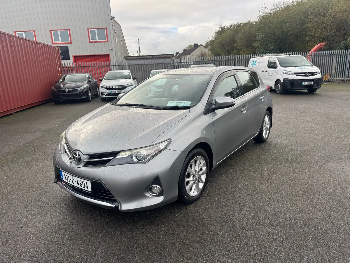 2013 Toyota Auris d4d automatic - Image 4