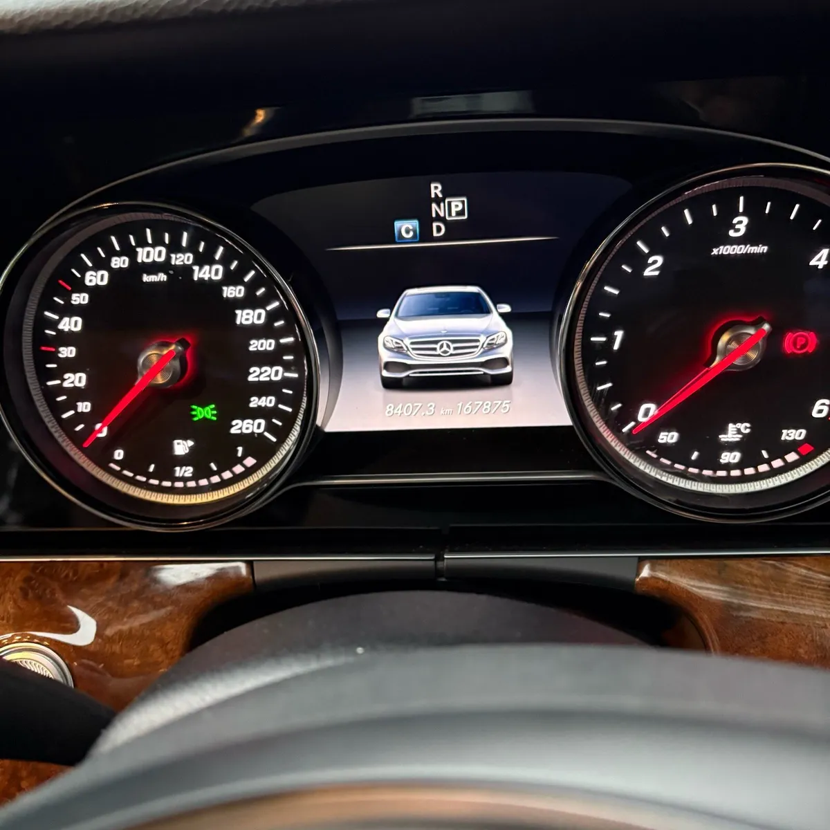 Mercedes E220d Avantgarde FSH - Image 3