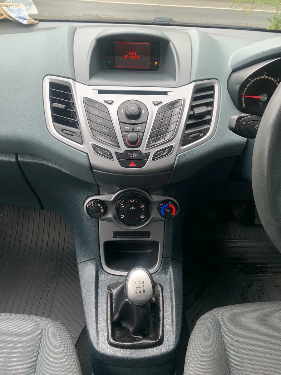 Ford fiesta - Image 4