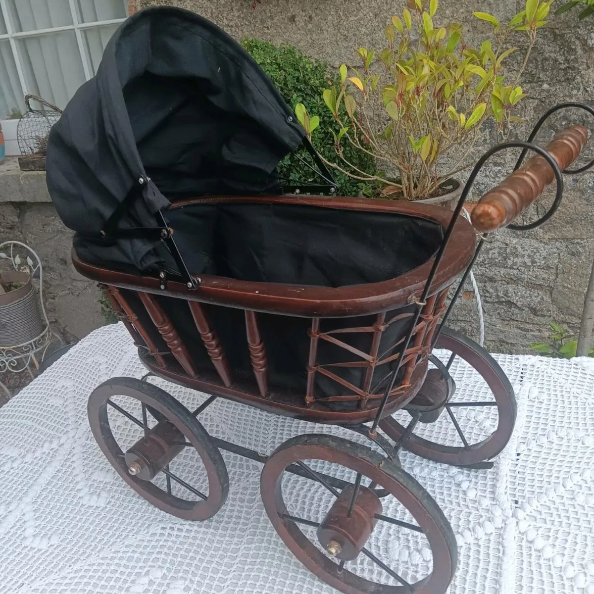 Dolls pram - Image 1