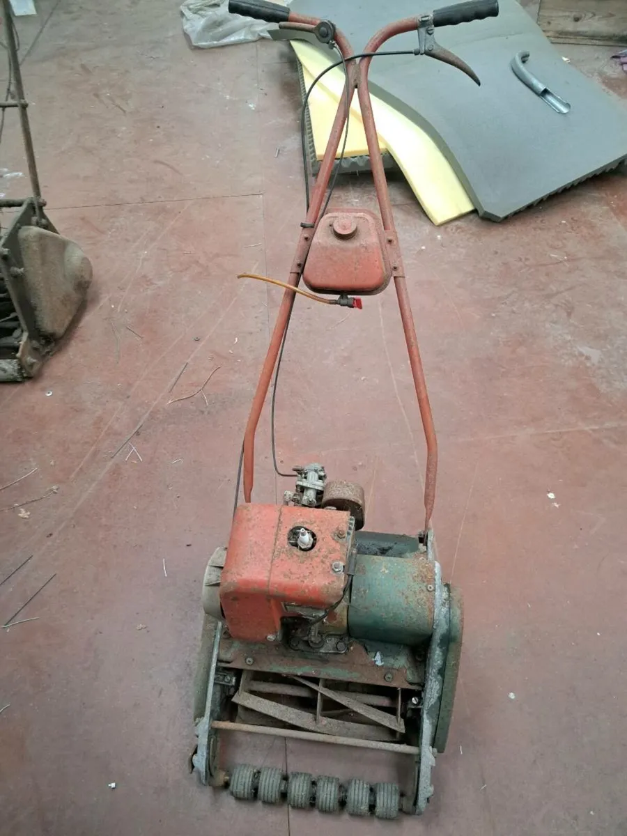 Vintage Lawnmowers - Image 4