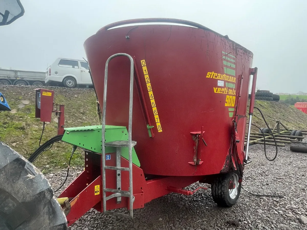 Strautman  tub diet feeder - Image 1