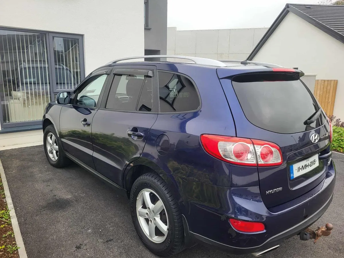 2011 Hyundai Santa Fe - Image 4
