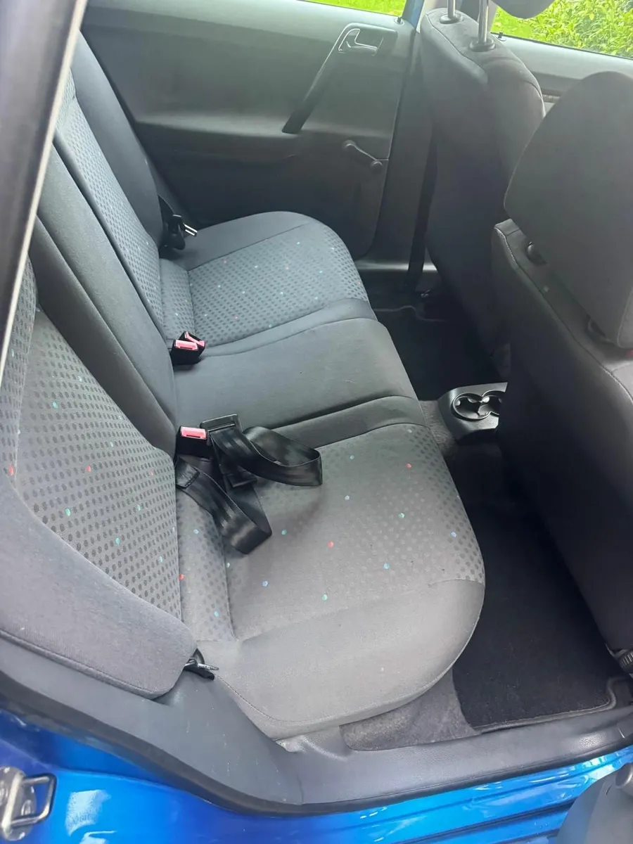 Volkswagen Polo 2004 - Image 2