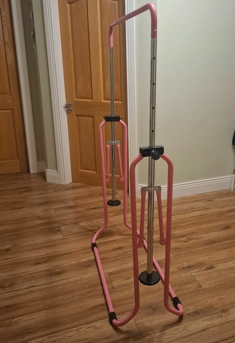 Gymnastics bars - Image 1