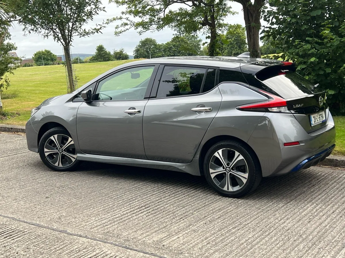 211 NISSAN LEAF 62 kWh SV PREMIUM AUTO HIGH SPEC - Image 3