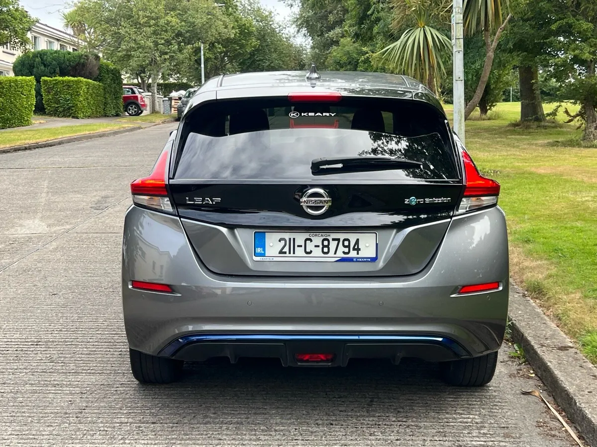 211 NISSAN LEAF 62 kWh SV PREMIUM AUTO HIGH SPEC - Image 4